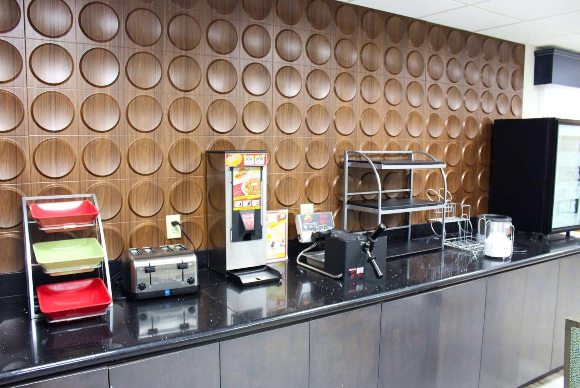萨凡纳i-95北快捷假日酒店 文特沃思港 外观 照片